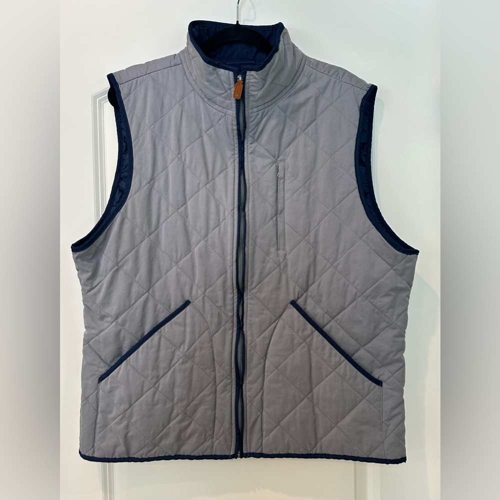 Crown & Ivy Men's Large Gray and Navy Quilted Vest